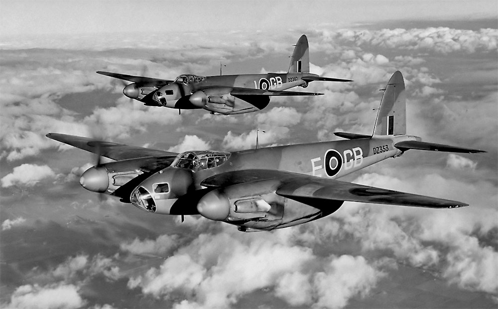 de-Havilland-Mosquito-Formation-1942.jpg